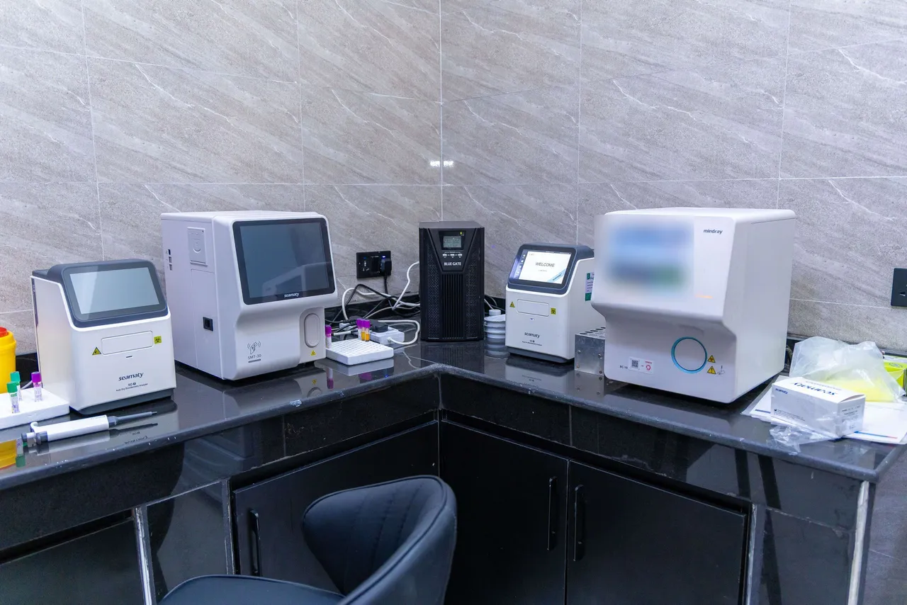 Haematology and chemistry analysers in the clinic laboratory