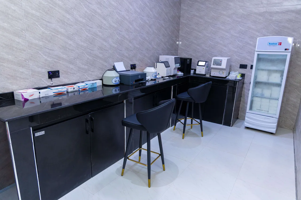 Automated laboratory equipment at the clinic